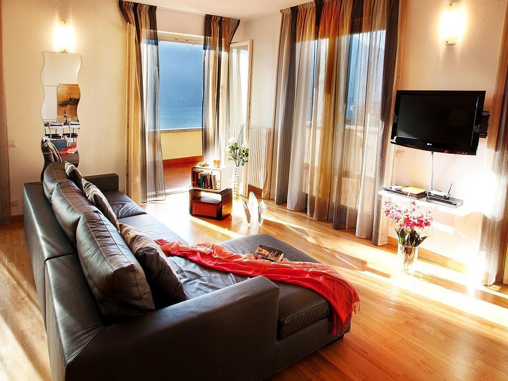 Tremezzo Residence-11 Apartments To Choose From In An Exclusive Residence By Italian Apartments 외부 사진